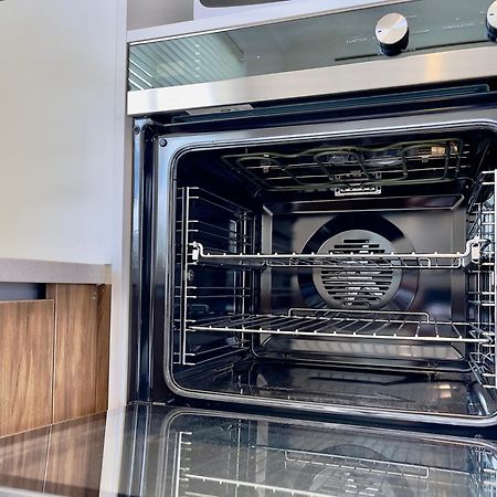 Sky Stars Brand-New Comfortable 3 & 4-Bedroom Houses Оукланд Екстериор снимка