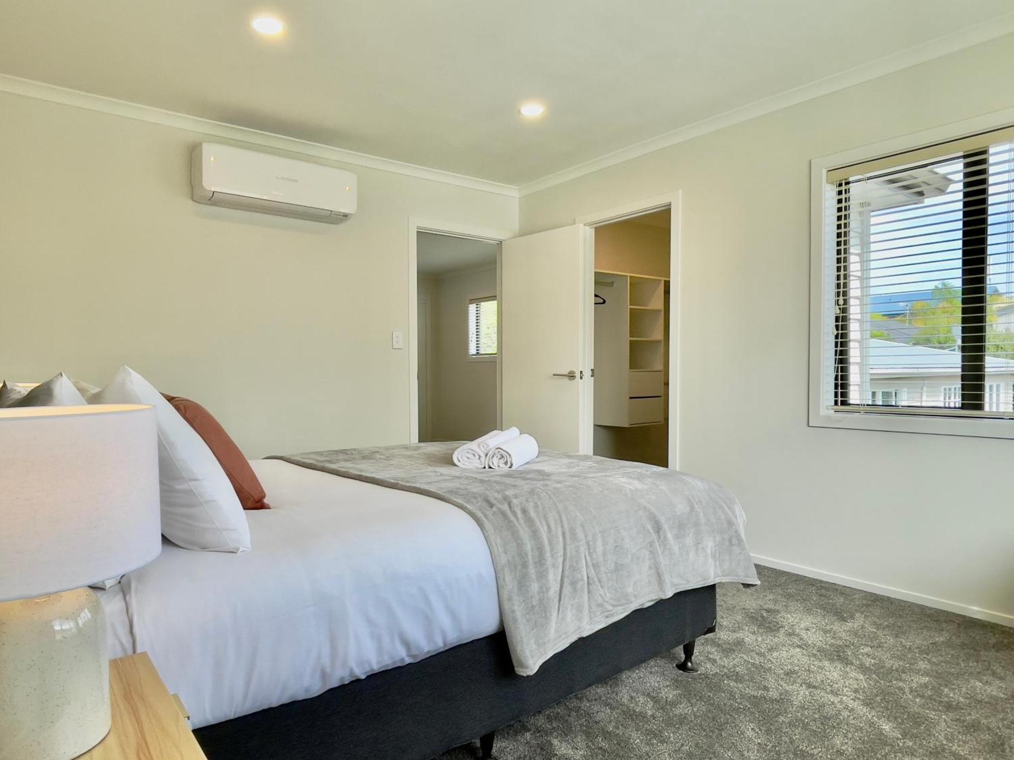 Sky Stars Brand-New Comfortable 3 & 4-Bedroom Houses Оукланд Екстериор снимка