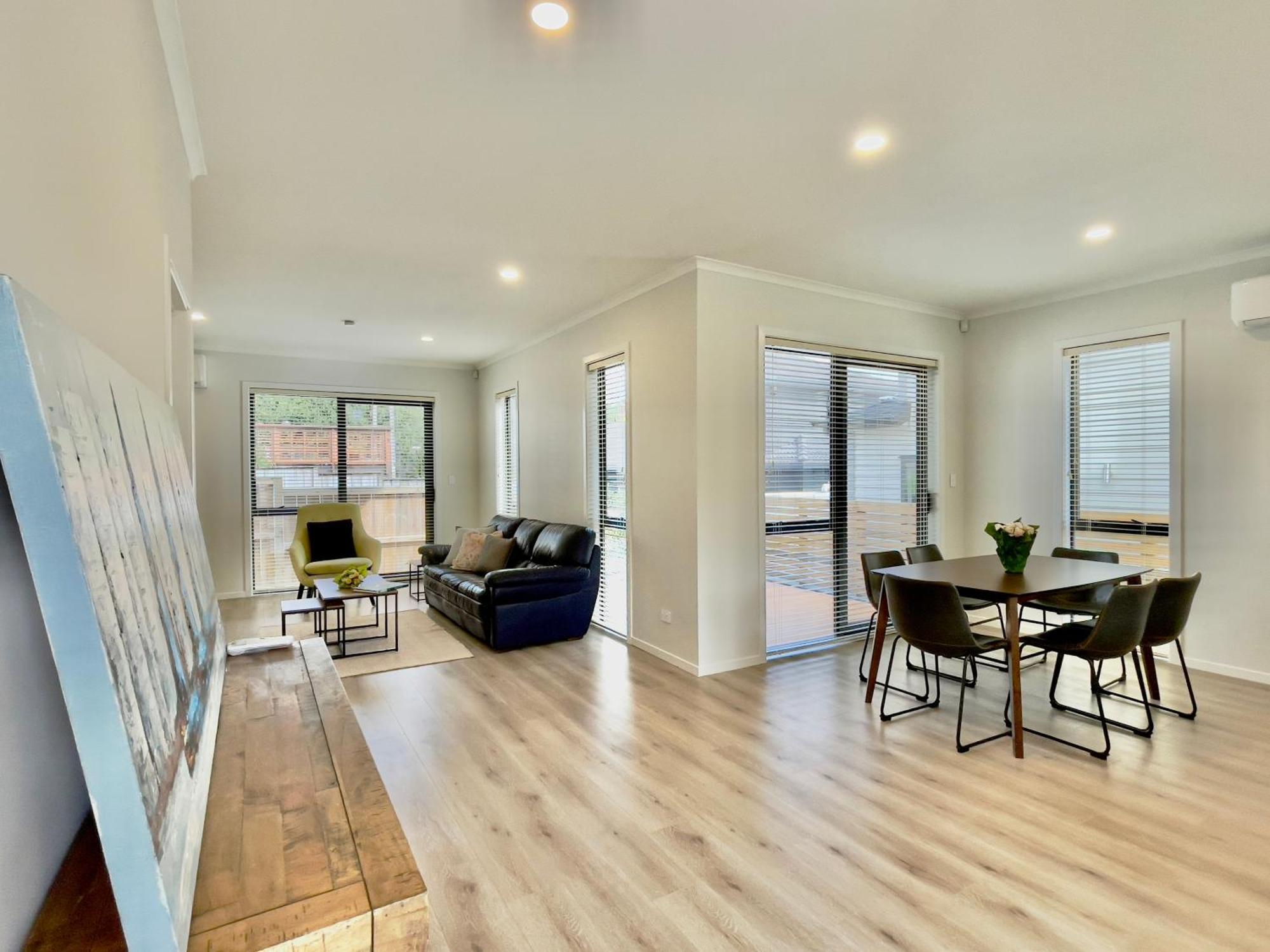 Sky Stars Brand-New Comfortable 3 & 4-Bedroom Houses Оукланд Екстериор снимка