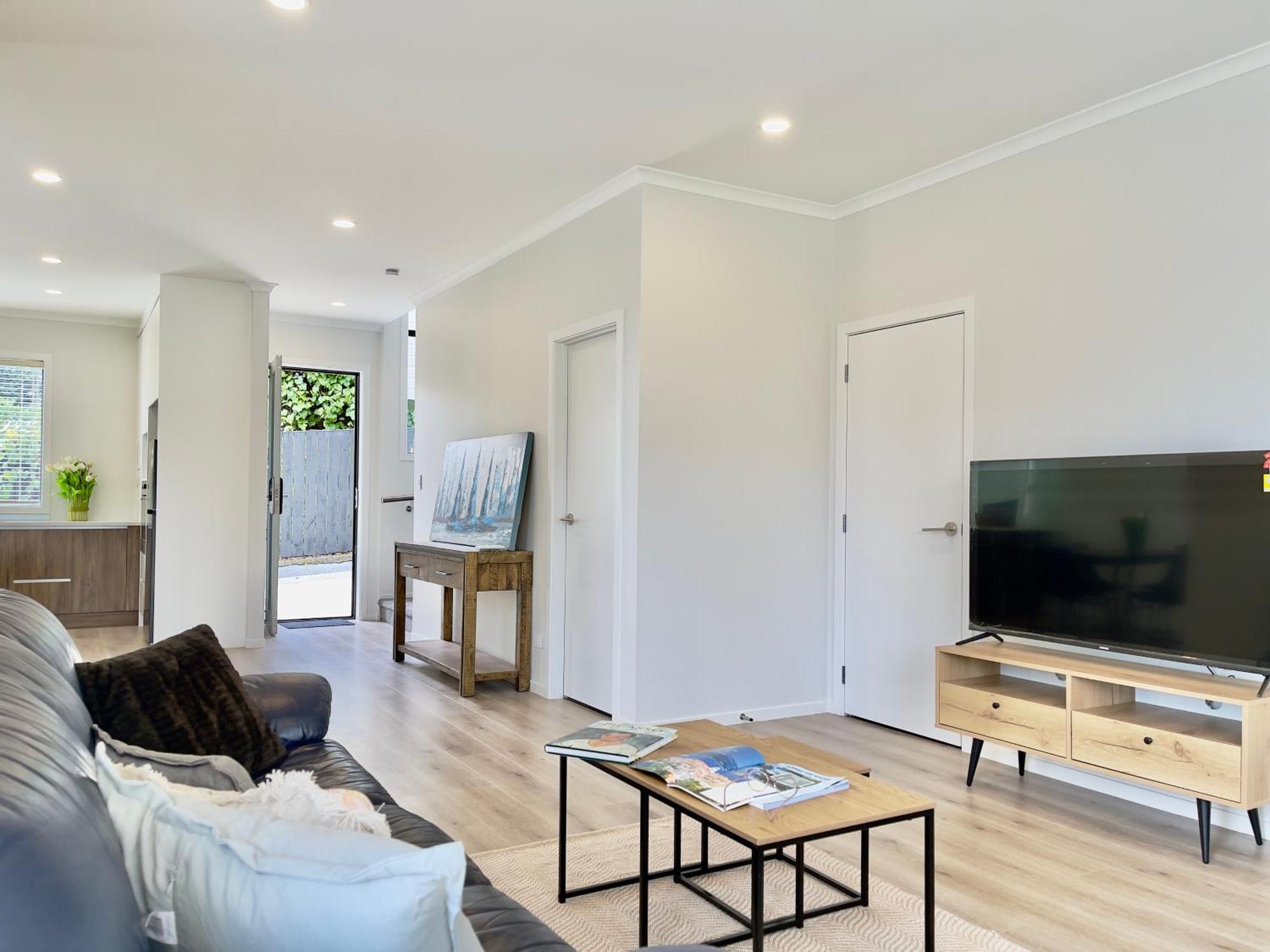 Sky Stars Brand-New Comfortable 3 & 4-Bedroom Houses Оукланд Екстериор снимка