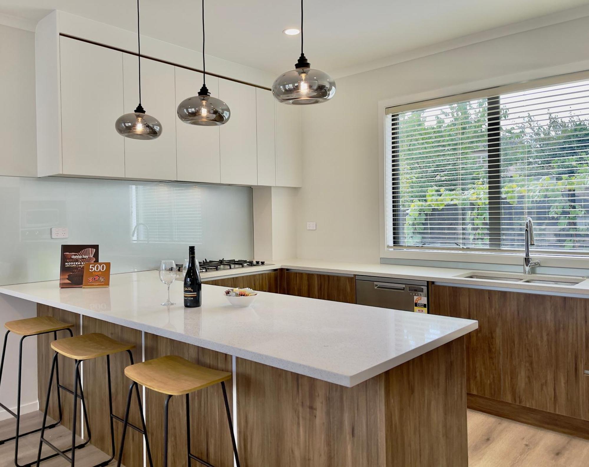 Sky Stars Brand-New Comfortable 3 & 4-Bedroom Houses Оукланд Екстериор снимка