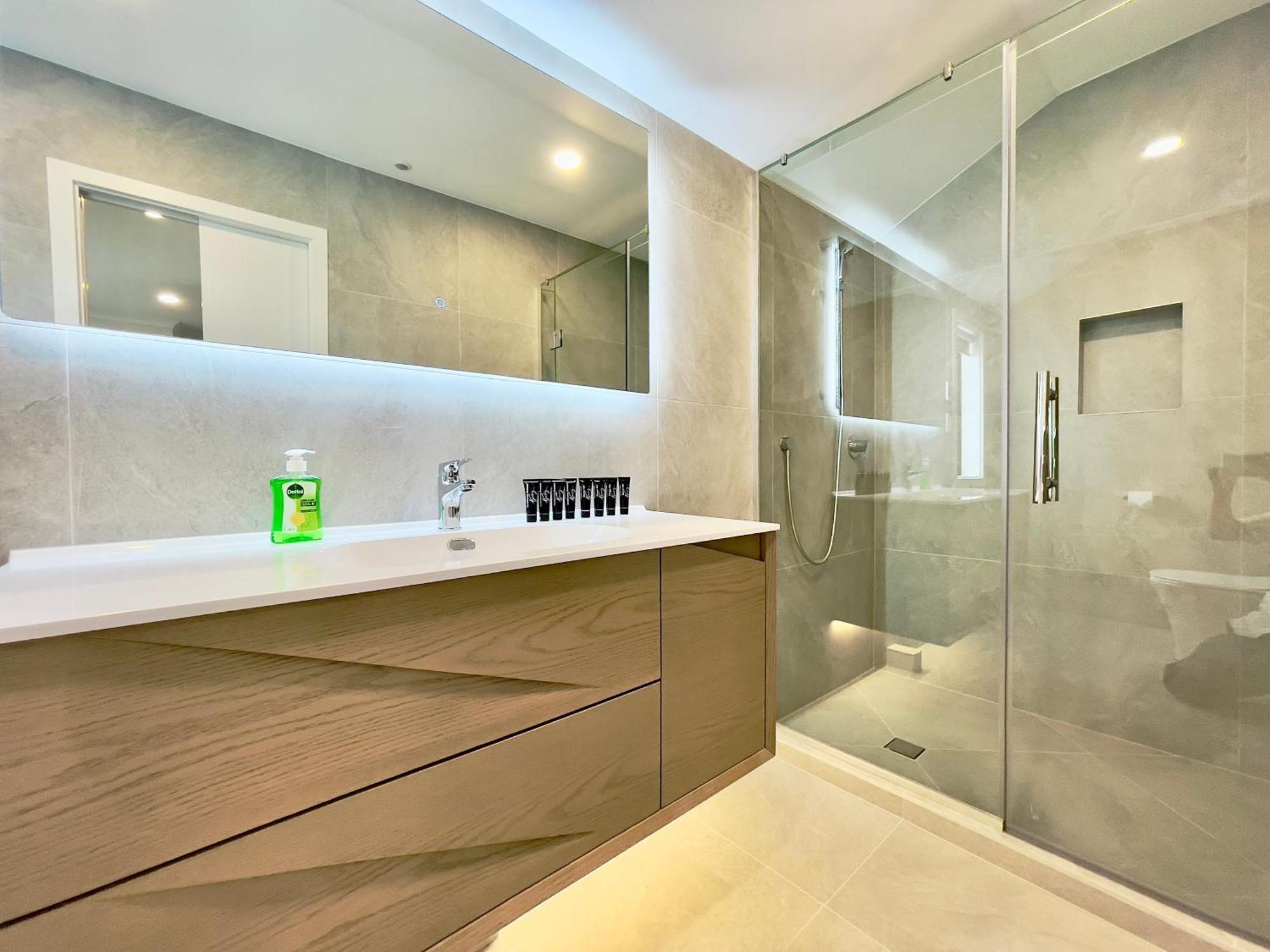 Sky Stars Brand-New Comfortable 3 & 4-Bedroom Houses Оукланд Екстериор снимка