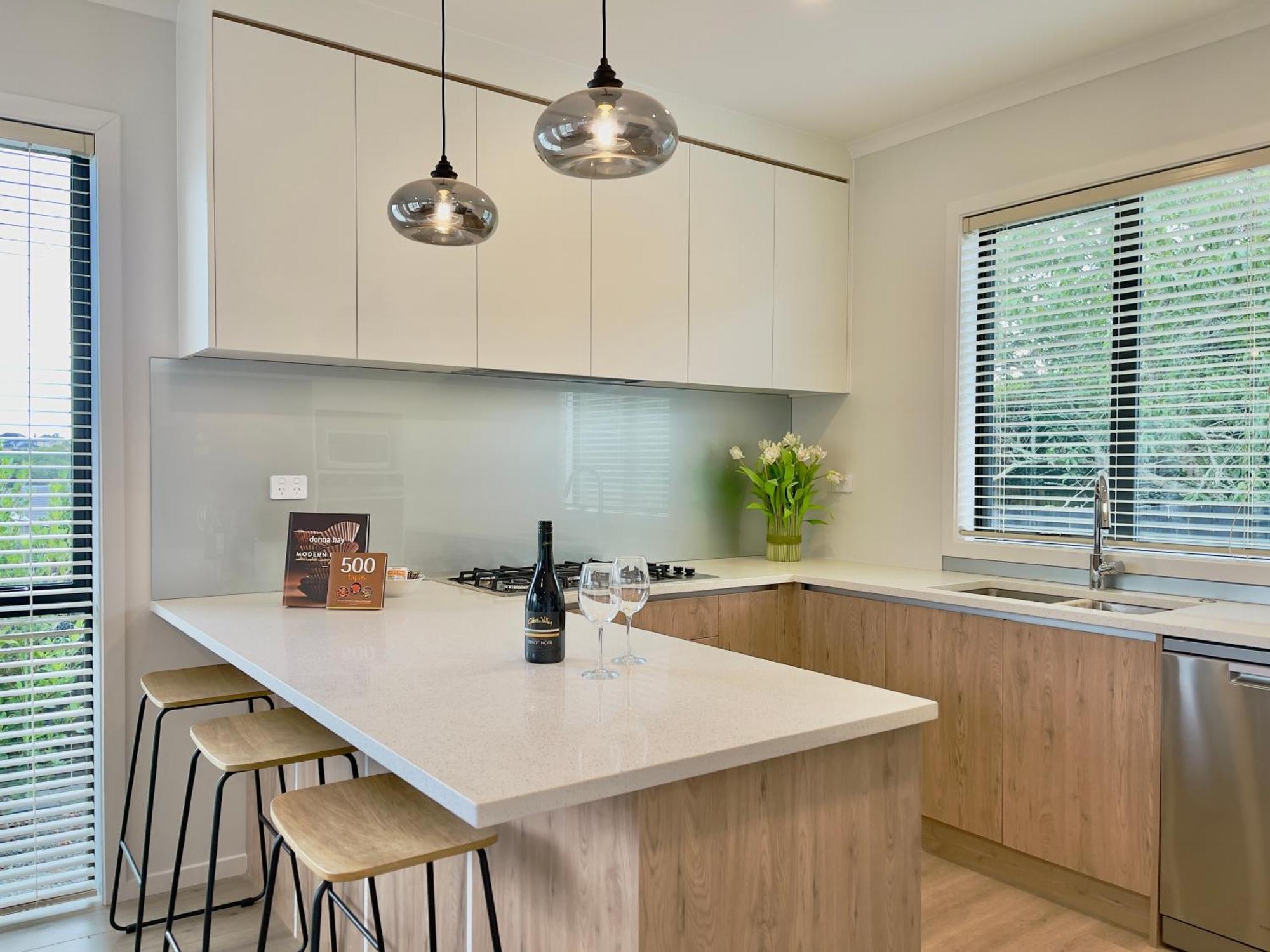 Sky Stars Brand-New Comfortable 3 & 4-Bedroom Houses Оукланд Екстериор снимка
