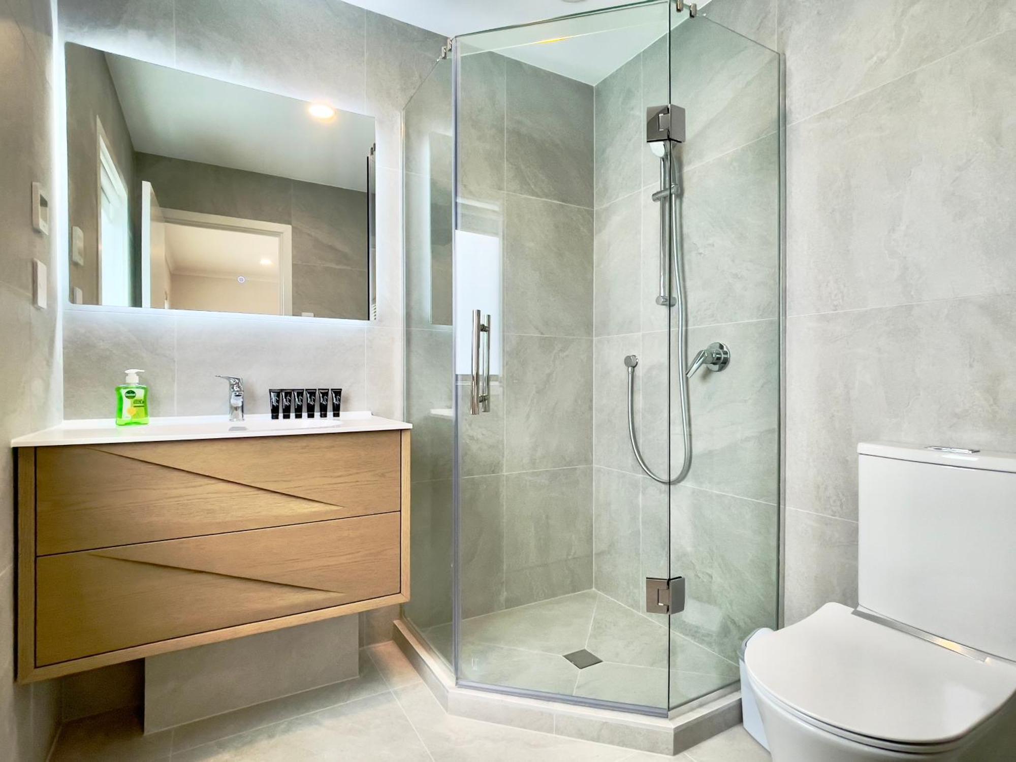 Sky Stars Brand-New Comfortable 3 & 4-Bedroom Houses Оукланд Екстериор снимка